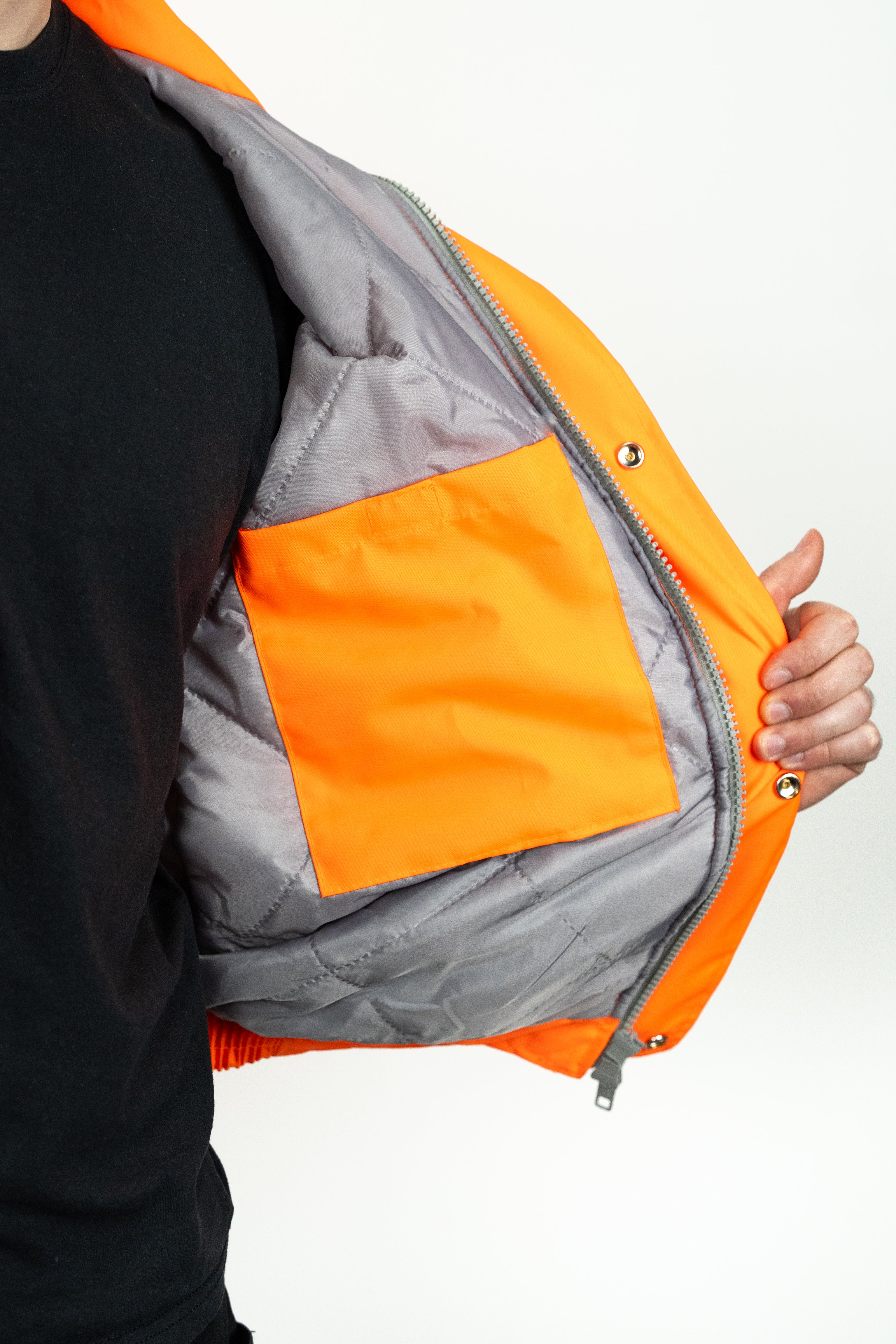 hi-vis jacket with internal pockets and zip